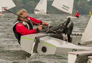 Onno breekt uit zijn hangband ophanging